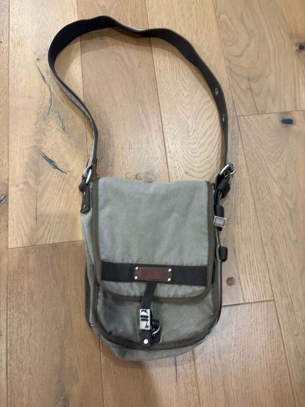 Canvas Messenger Bag Olive Green Small